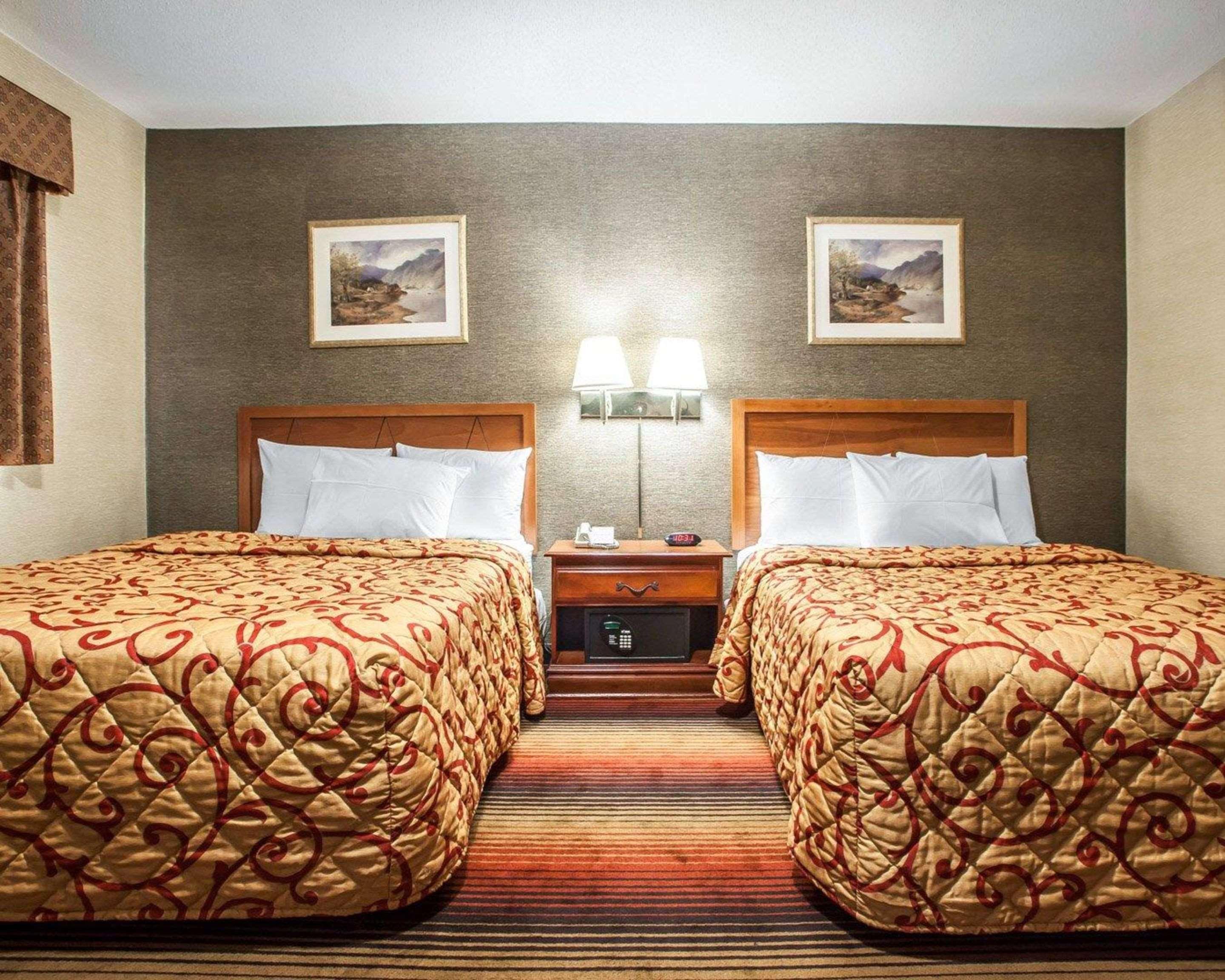 Rodeway Inn Jersey City Exteriör bild