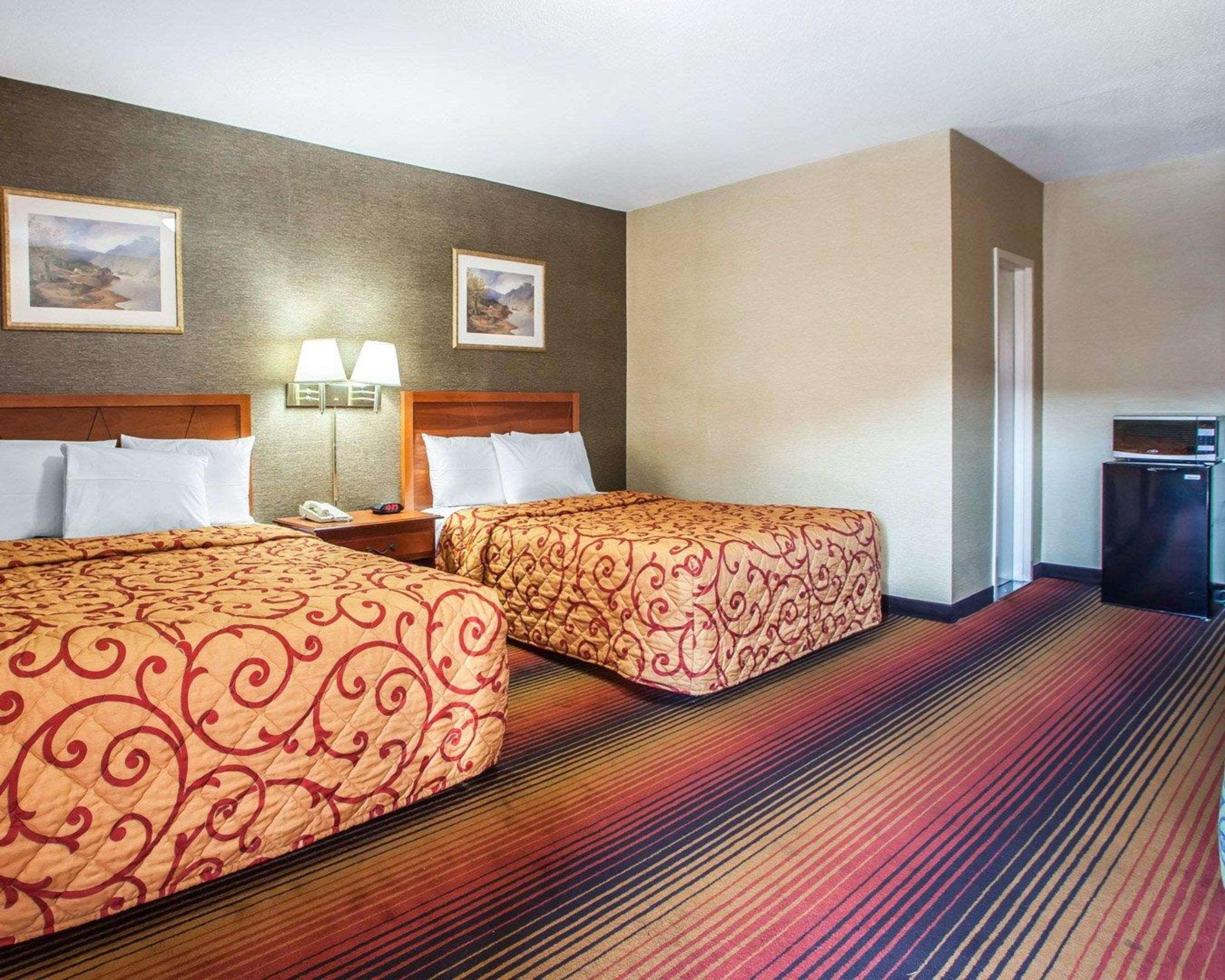 Rodeway Inn Jersey City Exteriör bild